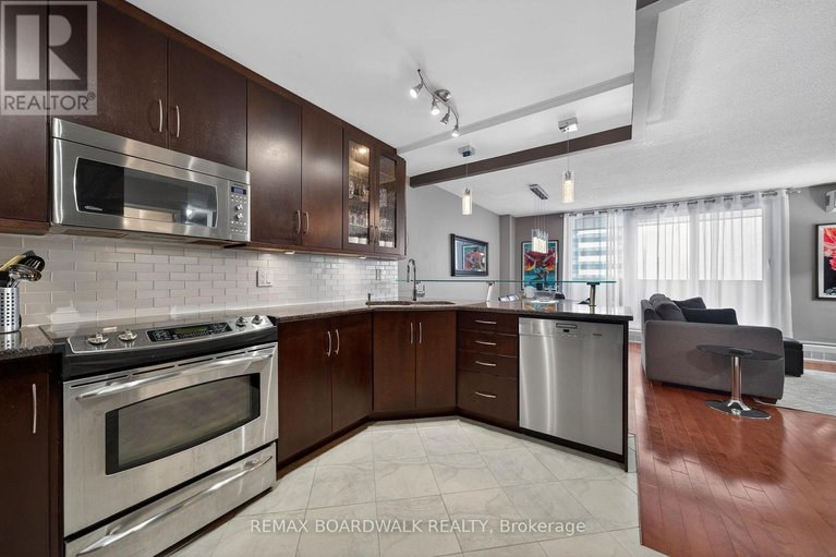 29509704/704-1785-frobisher-lane/riverview-park/ottawa/ontario/K1G3T7_5