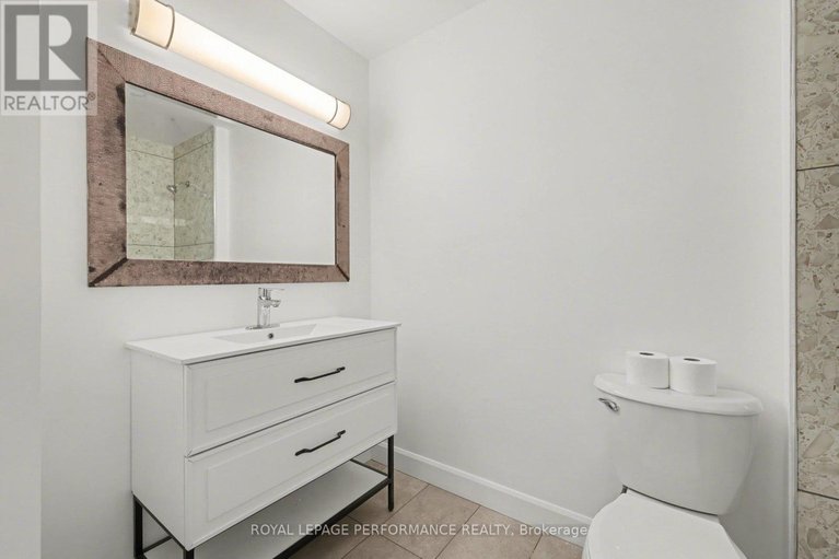 29425118/1584-feather-lane/sawmill-creektimbermill/ottawa/ontario/K1T1V4_24