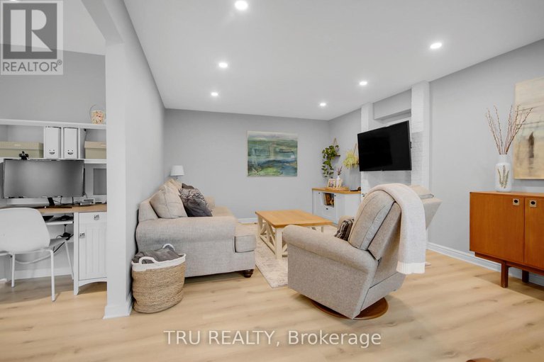 28334651/36-varley-drive/beaverbrook/ottawa/ontario/K2K1G2_16