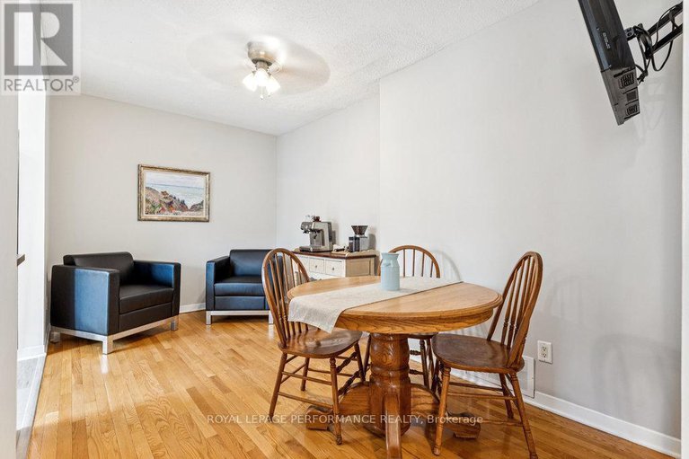 28585598/74-4634-cosmic-place/pineview/ottawa/ontario/K1B4R8_13