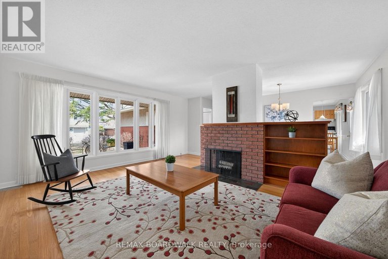 29594831/32-bowmoor-avenue/borden-farmstewart-farmcarleton-heightsparkwood-hills/ottawa/ontario/K2E6M4_8