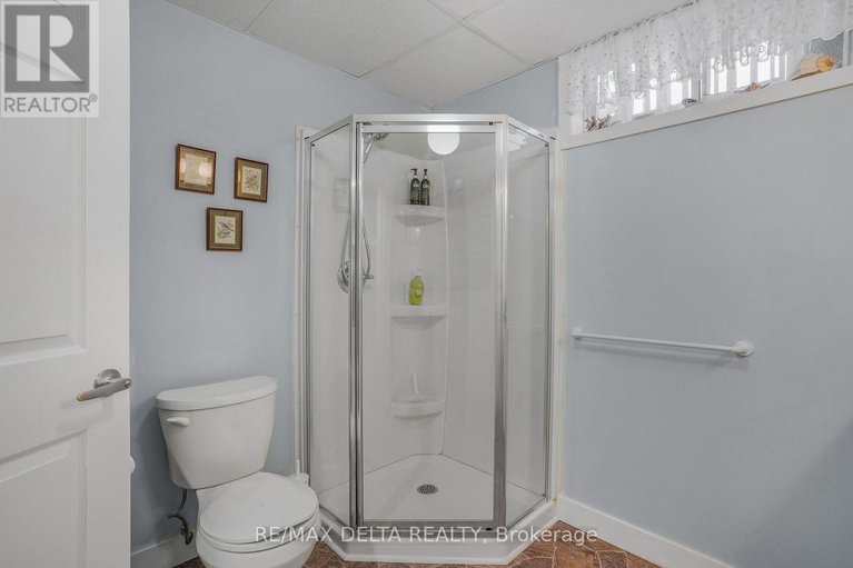 29633176/48-stephens-street/vankleek-hill/champlain/ontario/K0B1R0_29