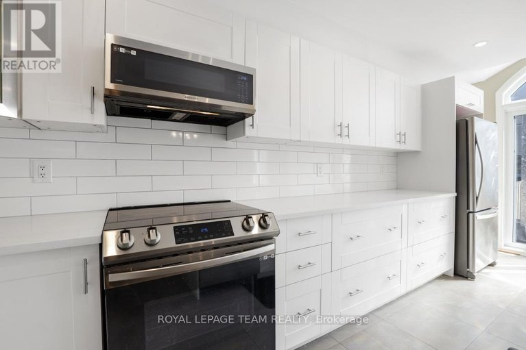 29641680/576-chardonnay-drive/avalon-east/ottawa/ontario/K4A4J9_13