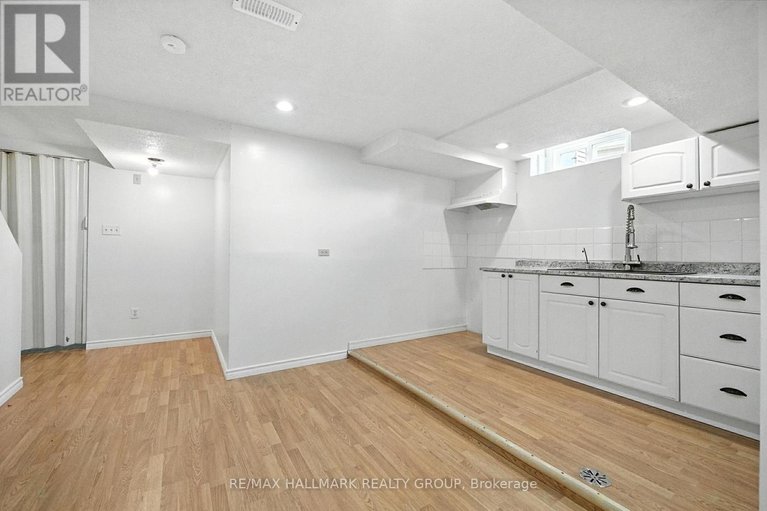 29646606/55-fair-oaks-crescent/craig-henrywoodvale/ottawa/ontario/K2G4W3_24