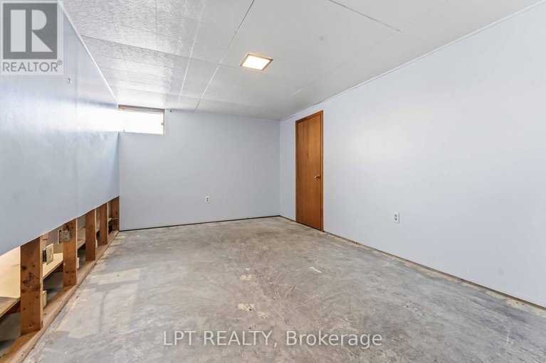 29367763/1471-northdale-street/pineview/ottawa/ontario/K1B4G7_23