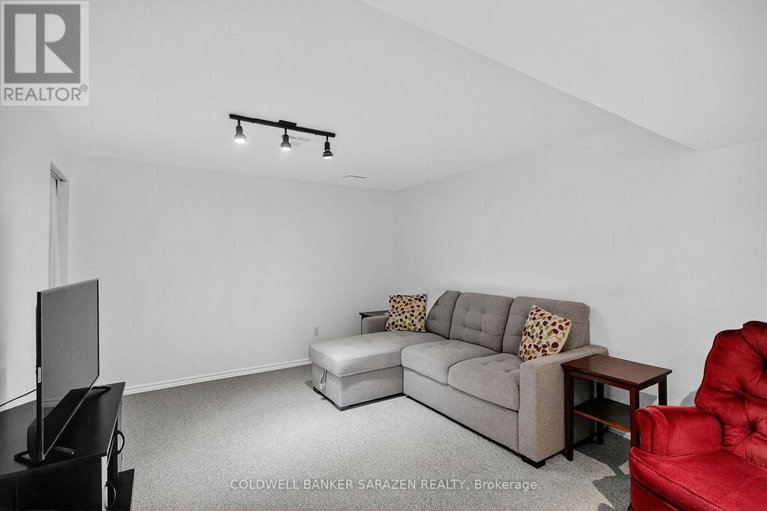 29124597/7-whitechapel-crescent/longfields/ottawa/ontario/K1S3G7_35