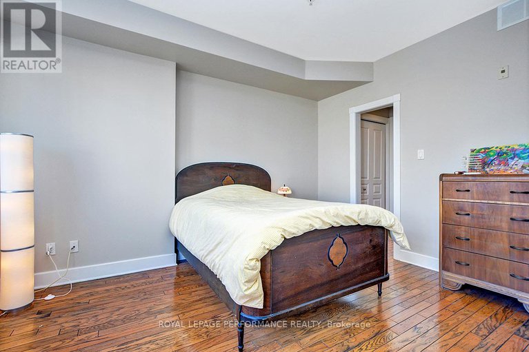 27937706/124-guigues-avenue/lower-townbyward-market/ottawa/ontario/K1N5H7_28