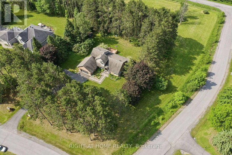 29369608/114-david-kennedy-drive/dunrobin-shores/ottawa/ontario/K0A1T0_43