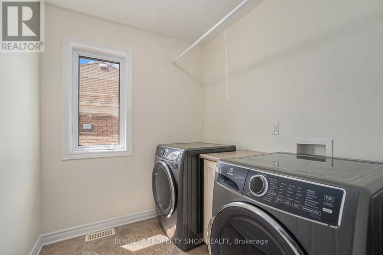 28651588/324-fairlakes-way/avalon-east/ottawa/ontario/K4A0K8_23