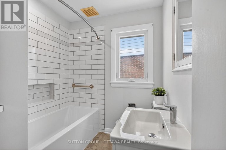 29515189/499-neighbourhood-way/riverview-park/ottawa/ontario/K1G0J3_16