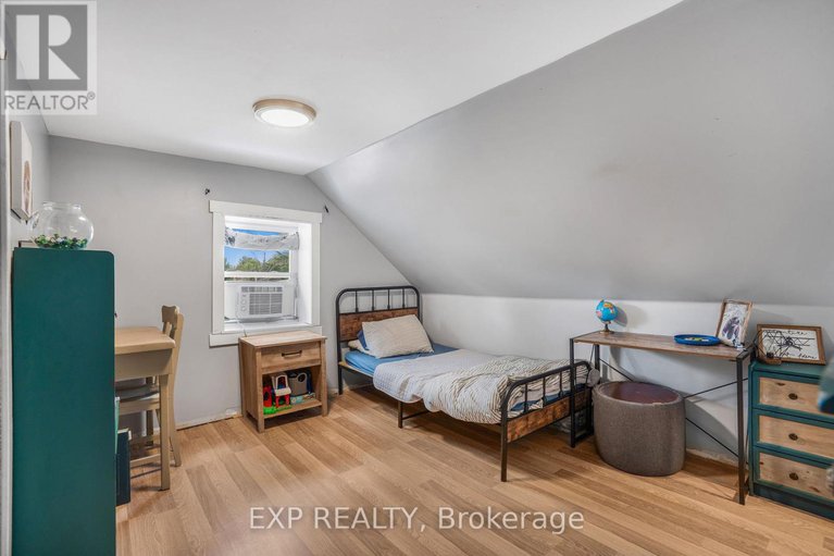 28788005/12-high-street/vankleek-hill/ontario/K0B1R0_17