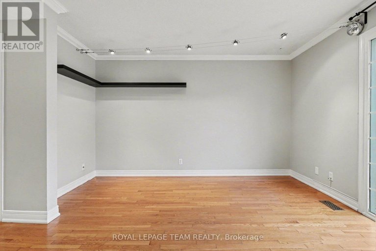 29597736/187-monterey-drive/leslie-park/ottawa/ontario/K2H7A9_7