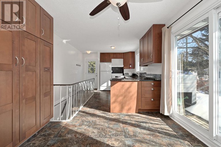 29381934/224-kennedy-lane-w/bilberry-creekqueenswood-heights/ottawa/ontario/K1E1G6_12