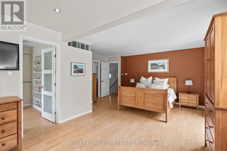 28734411/10-weldale-drive/rural-kanata-central/ottawa/ontario/K2W1A9_27