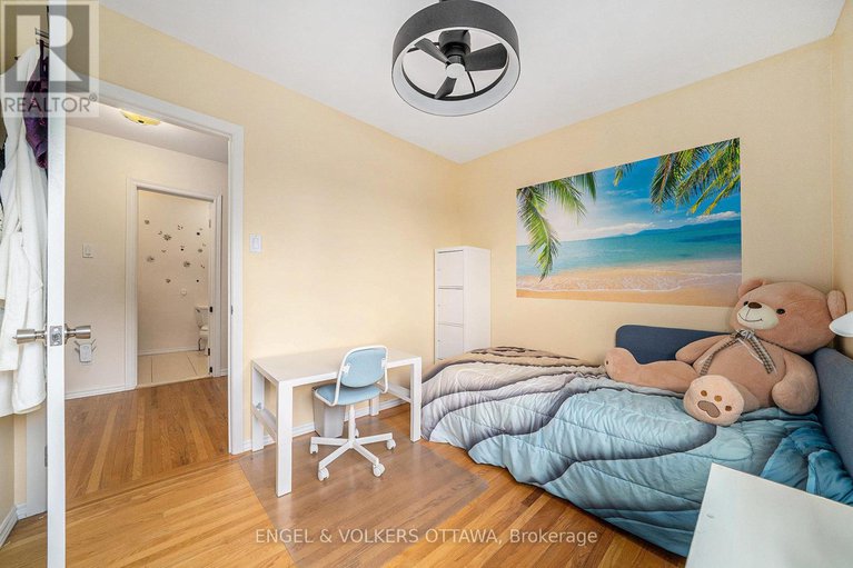 28574224/1841-lorraine-avenue/urbandale-acres/ottawa/ontario/K1H6Z7_21