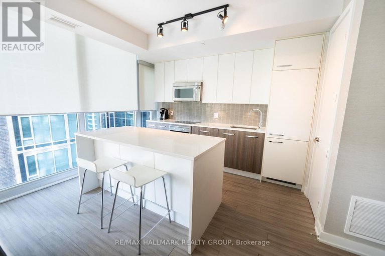 29318664/611-111-champagne-avenue/west-centre-town/ottawa/ontario/K1S5V3_7