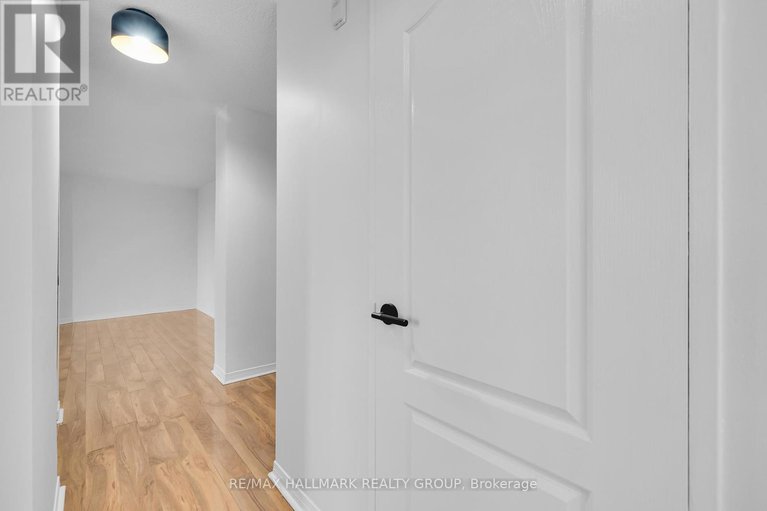 29066357/1006-2020-jasmine-crescent/beacon-hill-south/ottawa/ontario/K1J8K5_28