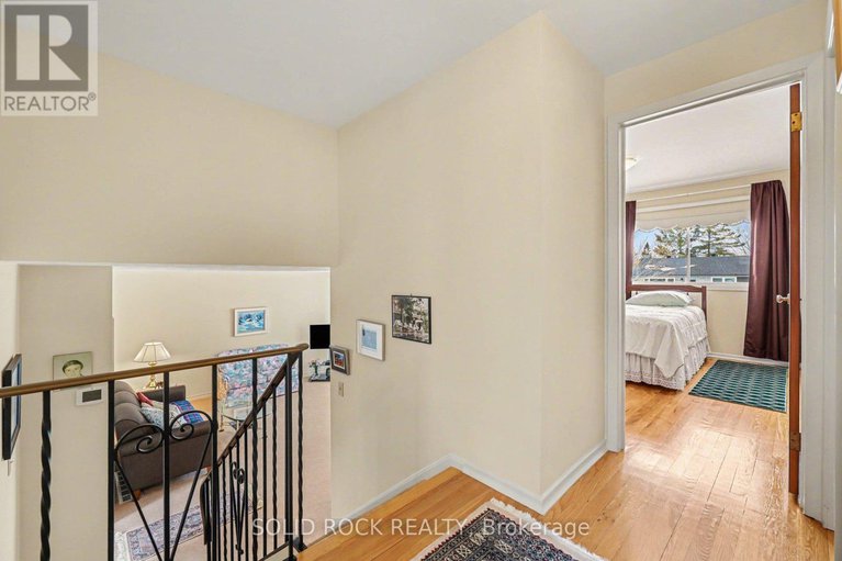 29399475/990-harkness-avenue/riverside-park/ottawa/ontario/K1V6P2_18