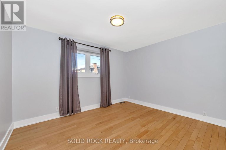 28475185/292-currell-avenue/westborohampton-park/ottawa/ontario/K1Z7J6_23