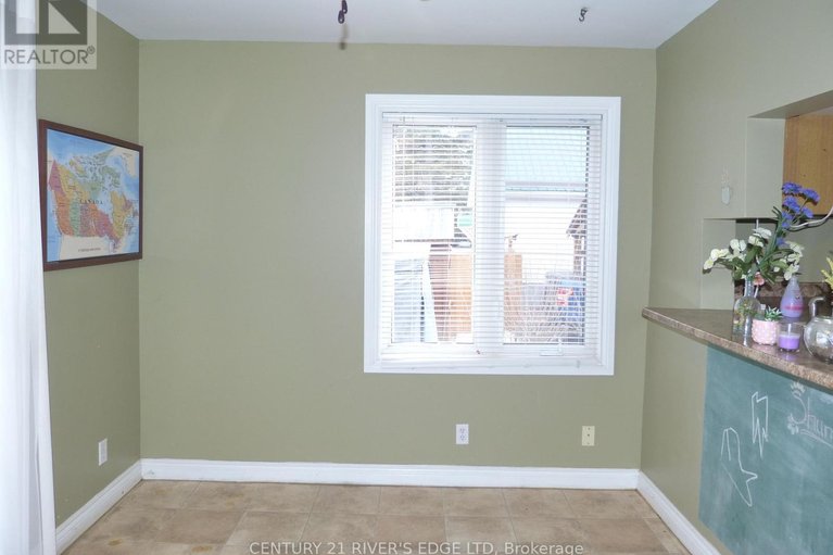 29471578/453-may-street/winchester/north-dundas/ontario/K0C2K0_4