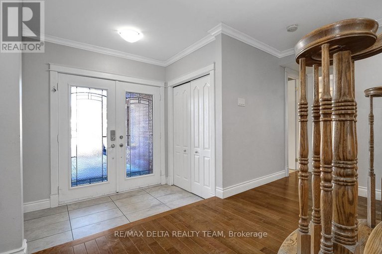 29424744/1662-hunters-run-drive-w/chapel-hill/ottawa/ontario/K1C2H3_3