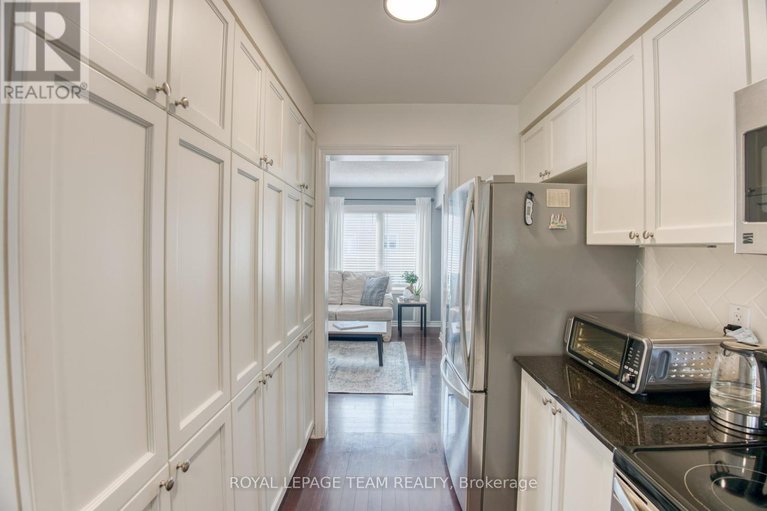 28487439/422-coldwater-crescent/emerald-meadowstrailwest/ottawa/ontario/K2M0J2_14