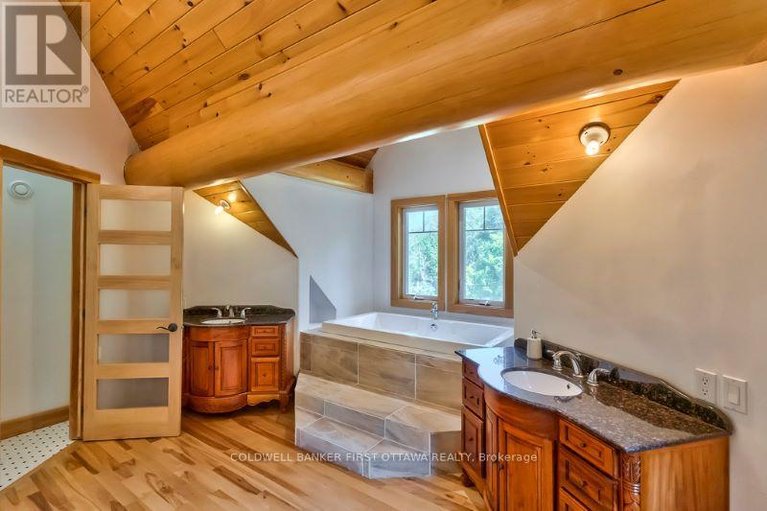 29467526/2467-darling-road/lanark-highlands-darling-twp/lanark-highlands/ontario/K0A1P0_28