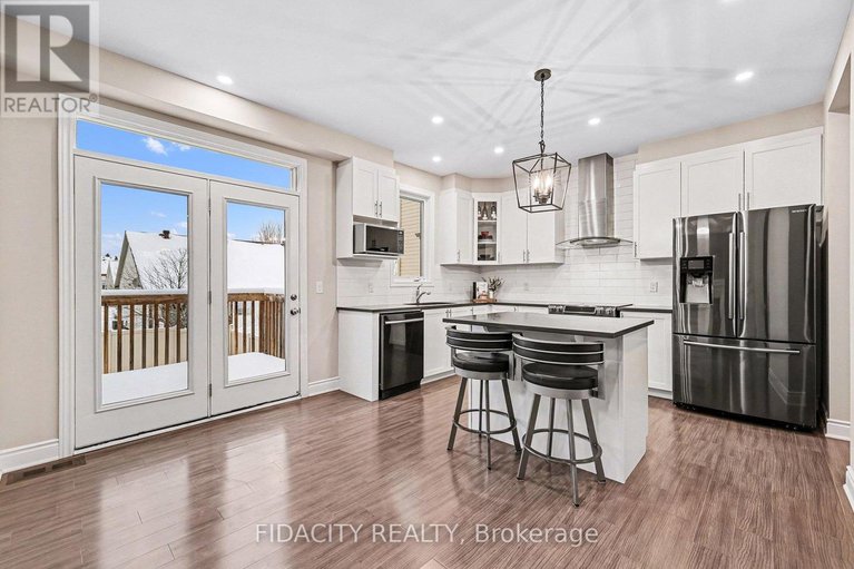 29244731/547-parade-drive/stittsville-south/ottawa/ontario/K2S0X8_15