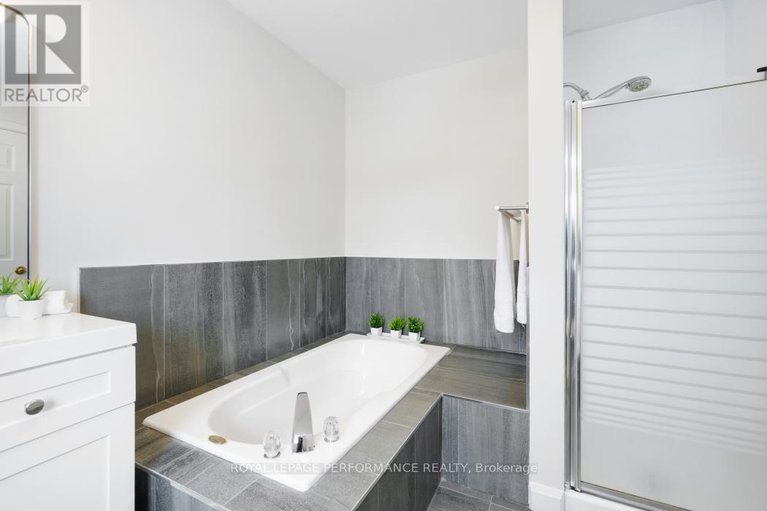 29096024/41-saddle-crescent/hunt-club-park/ottawa/ontario/K1G5L4_25