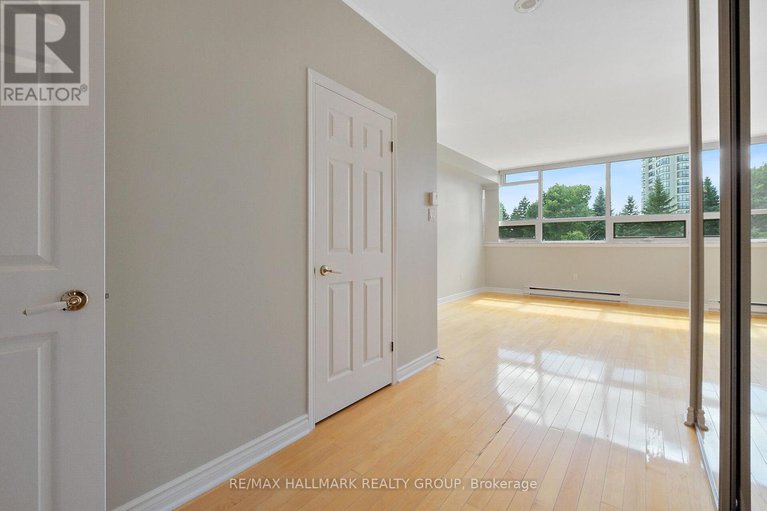 28638774/301-1480-riverside-drive/riverview-park/ottawa/ontario/K1G5H2_28