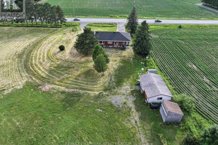 28615407/6050-old-richmond-road/south-of-fallowfield-road/ottawa/ontario/K0A2Z0_35