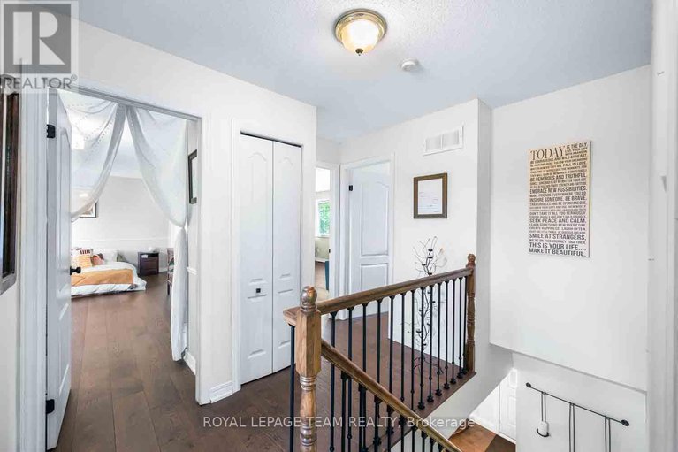 28853466/1271-collier-crescent/greely/ottawa/ontario/K4P1C1_22