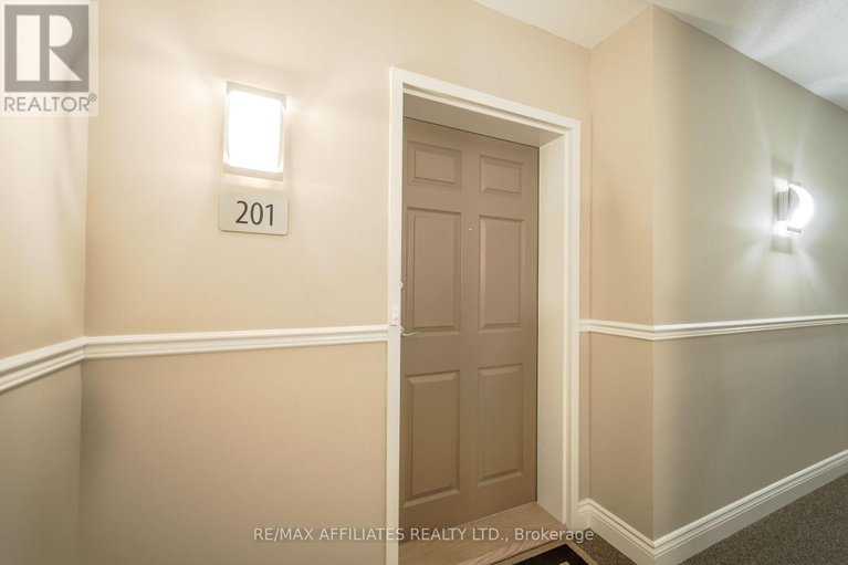 28229405/201-220-janka-private/emerald-meadowstrailwest/ottawa/ontario/K2V0E6_5