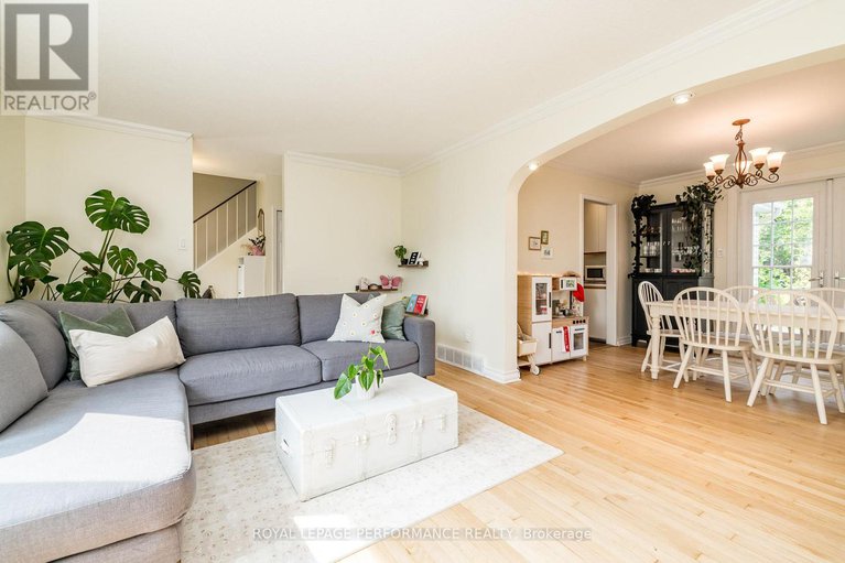 28688140/3038-southmore-drive-e/riverside-park-south/ottawa/ontario/K1V6Z4_9