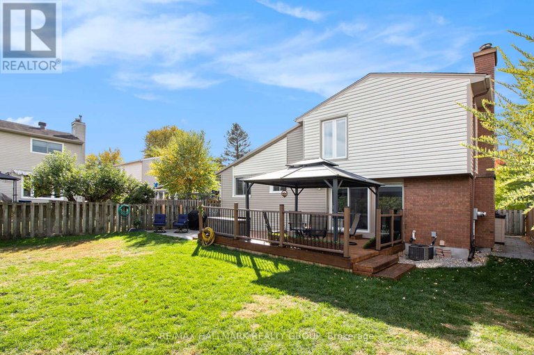 28994507/1118-chateau-crescent/orleans-wood/ottawa/ontario/K1C2E1_32