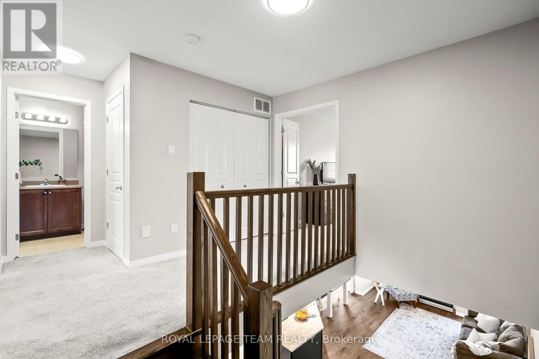 29676988/529-pepperville-crescent/emerald-meadowstrailwest/ottawa/ontario/K2M0E5_27