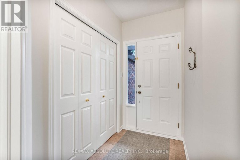 29139961/11-foxden-place/hunt-club-park/ottawa/ontario/K1G6A5_3