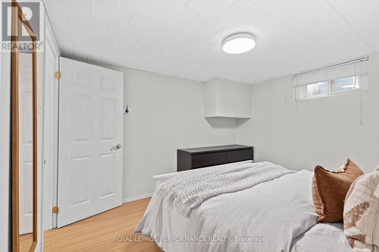 28772840/705-pleasant-park-road/elmvale-acres/ottawa/ontario/K1G1Y3_25