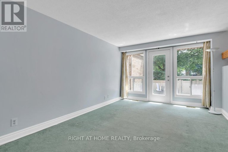 28616090/92-1913-stonehenge-crescent-s/pineview/ottawa/ontario/K1B4N7_8