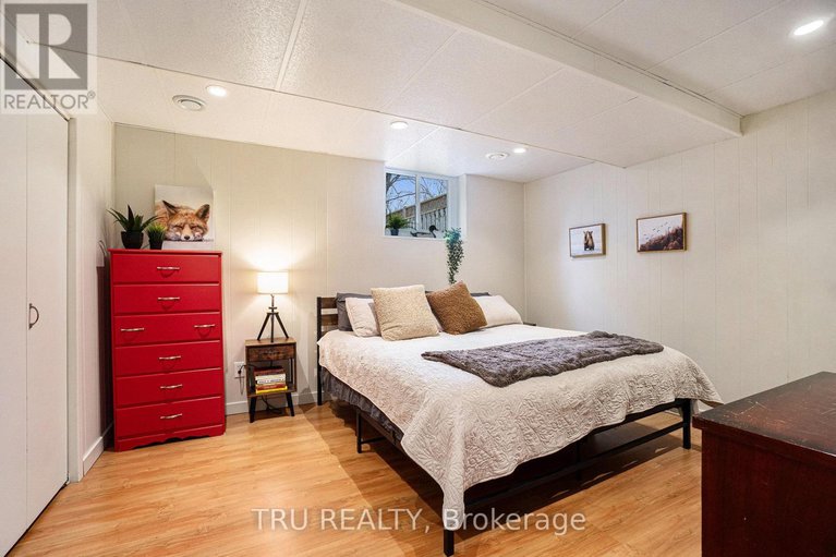 29348348/1719-meadowview-crescent-n/convent-glen-south/ottawa/ontario/K1C1T9_28