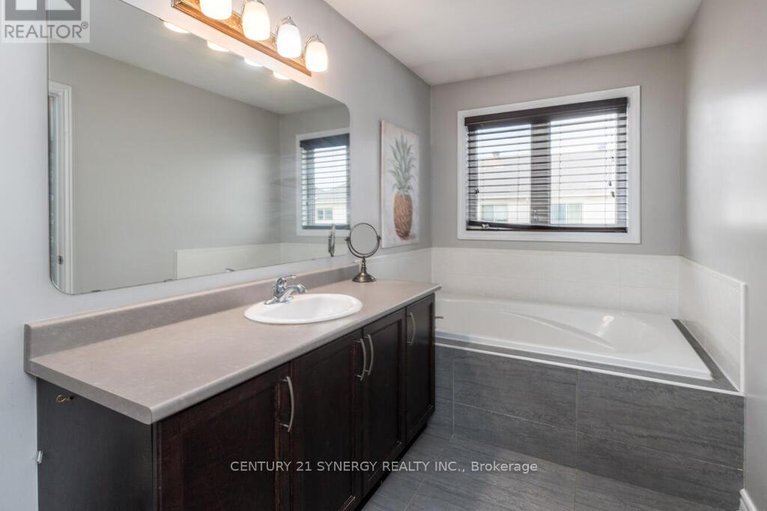 29507569/634-moorpark-avenue/emerald-meadowstrailwest/ottawa/ontario/K2M0H8_24