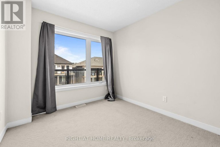 29674085/209-speckled-alder-row/half-moon-bay/ottawa/ontario/K2J7G8_17