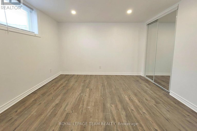 28979840/852-cummings-avenue/castle-heightsrideau-high/ottawa/ontario/K1K2L4_19
