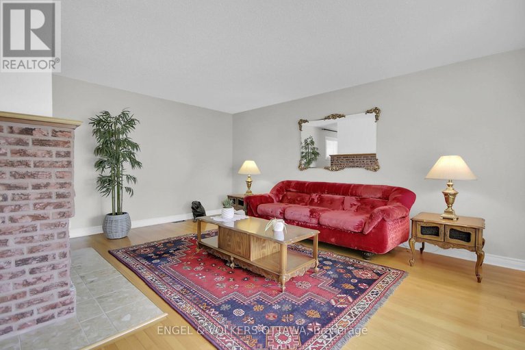 28483641/8-greenwich-avenue/carleton-heights/ottawa/ontario/K2E5E6_6