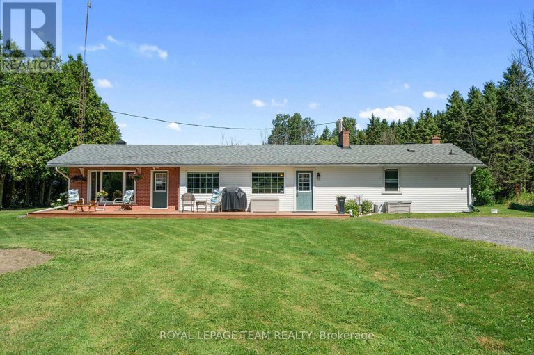 28652632/12135-county-road-2-road/south-dundas-williamsburgh-twp/south-dundas/ontario/K0C1X0_2