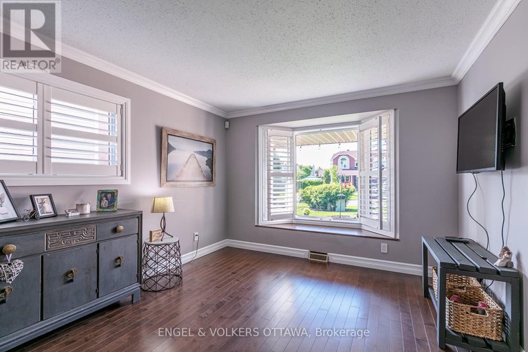 28489478/6149-westwater-crescent/orleans-village/ottawa/ontario/K1W1E1_12