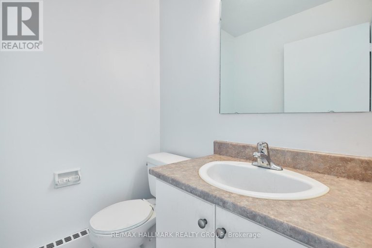 28666864/9a-400-laurier-avenue-e/sandy-hill/ottawa/ontario/K1N8Y2_27