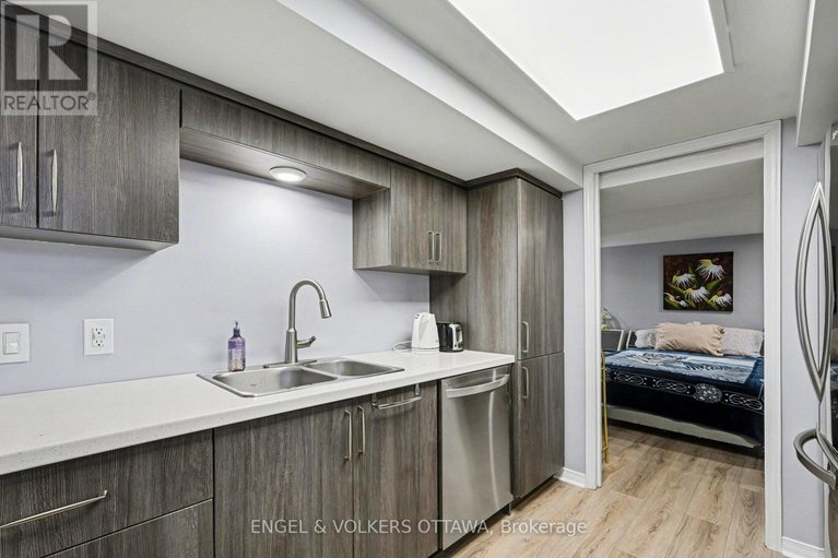 29374555/87-king-george-street/overbrookcastle-heights/ottawa/ontario/K1K1V4_26