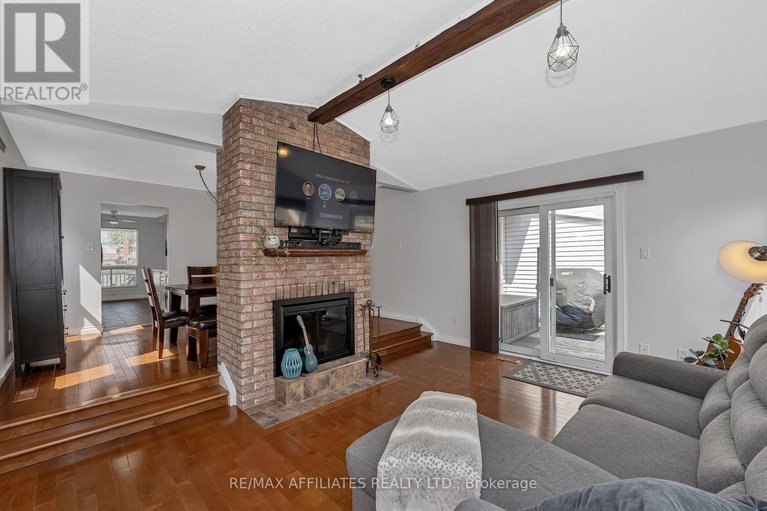 28429396/1138-ste-agathe-park/convent-glen-north/ottawa/ontario/K1C2B5_14