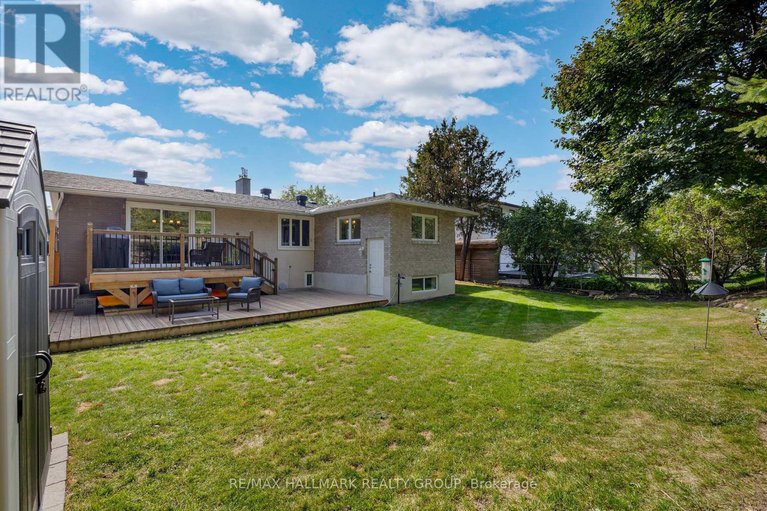 28989053/118-queensline-drive/bruce-farmgraham-parkqualicumbellands/ottawa/ontario/K2H7J5_47
